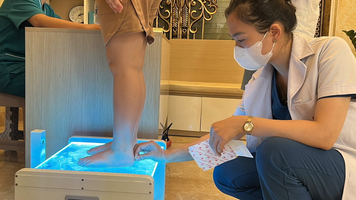 Ứng dụng Máy hộp gương Practice 2T trong chẩn đoán dị tật bàn chân tại ASINA